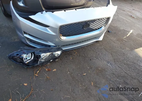 2019 Jaguar Xe 25T из США, поврежденный, VIN SAJAR4FX2KCP48404